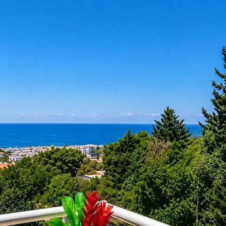 Apartment Luxury Seaview Escape For Couples & Families In Paphos