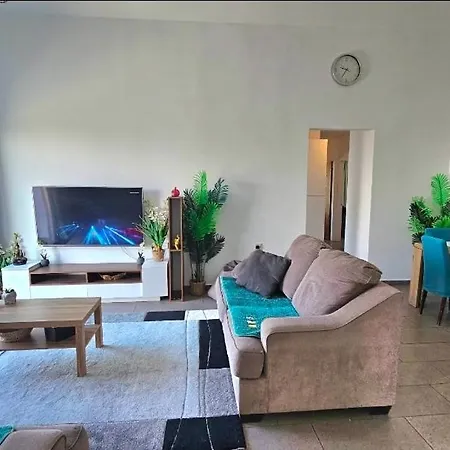Luxury Seaview Escape For Couples & Families In Paphos Apartment