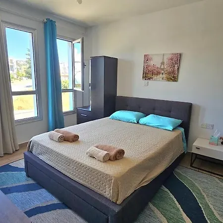 Apartment Luxury Seaview Escape For Couples & Families In Paphos *