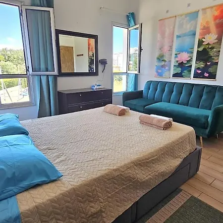 Apartment Luxury Seaview Escape For Couples & Families In Paphos Konia