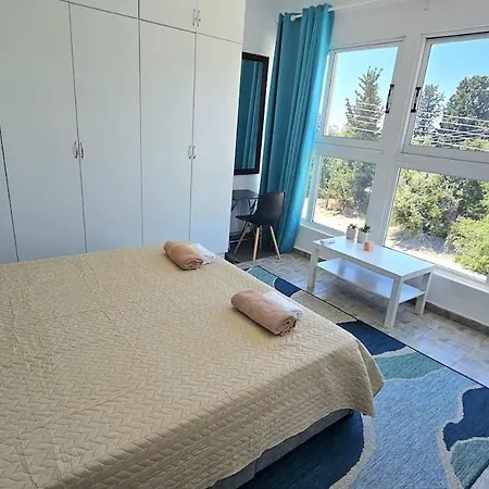 Luxury Seaview Escape For Couples & Families In Paphos Apartment