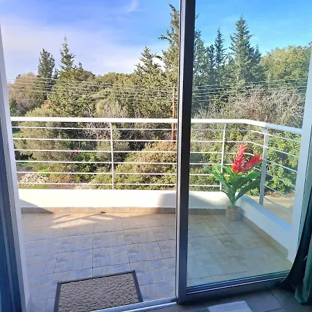 Apartment Luxury Seaview Escape For Couples & Families In Paphos *